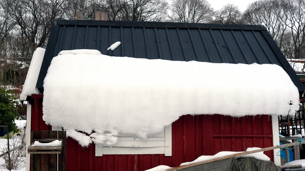 Plusgrader och vind kan tära hårt på snötäcket framöver. 