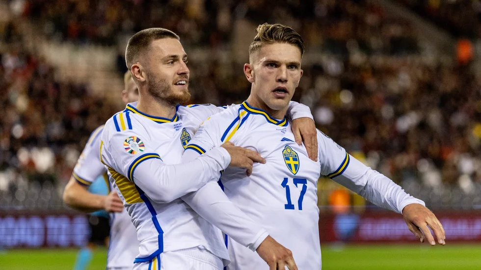 Landslagsanfallaren Viktor Gyökeres (höger) fick rött kort efter åtta minuter. Arkivbild.