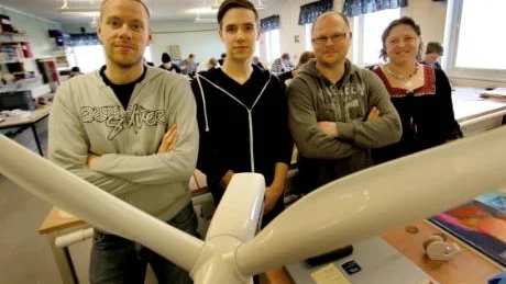 EFTERTRAKTADE ELEVER. Johan Andersson, Johan Jonsson, Andreas Persson och Katja Eneqvist är fyra av de 21 som utbildar sig till vindkrafttekniker vid Gotlands enda yrkeshögskeutbildning.