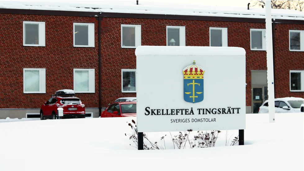 Mannen, som är i 30-årsåldern, häktades vid Skellefteå tingsrätt på torsdagen.