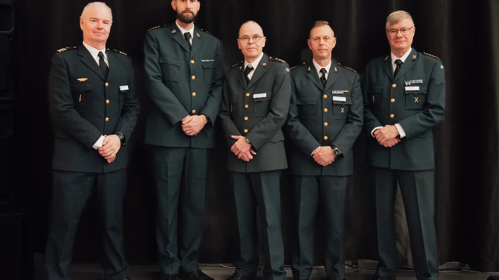 Stabschef MR N, överstelöjtnant Claes Silfwerplats, fanjunkare Björn Persson, major Mårten Persson, överstelöjtnant Tommy Karlson och överste Lars Karlsson, chef MR N.