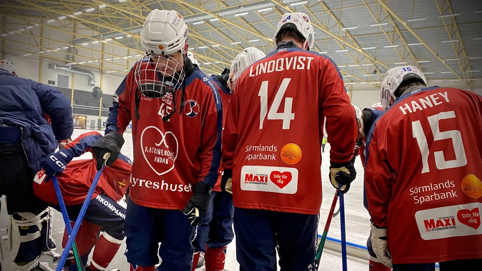 KVBS-killarna var djupt besvikna efter annandagsderbyt mot Örebro. Förlustsifforna visade på utklassning, men KVBS-ledningen tycker inte de speglar matchbilden.