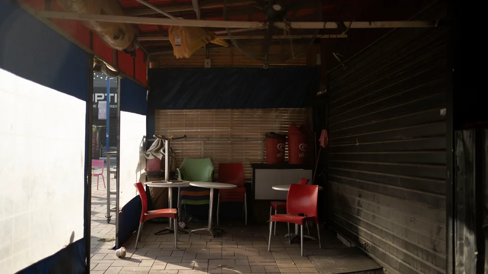 En restaurang som bommat igen i Sderot i Israel till följd av kriget. Bilden är från den 25 oktober.