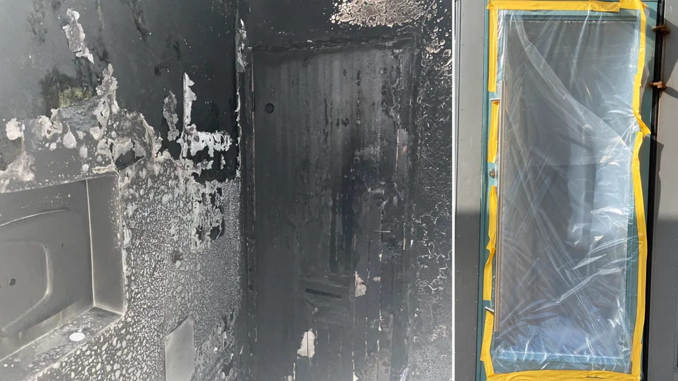 Branden var explosionsartad, berättar ett vittne. På söndagsförmiddagen är trappuppgången fortfarande sotsvart och väggar och dörrar är brandskadade. För att komma in i en av trappuppgångarna har gärningsmännen troligen krossat fönstret på en entrédörr för att ta sig in.