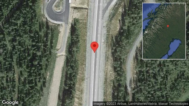 Personbil stillastående på E10