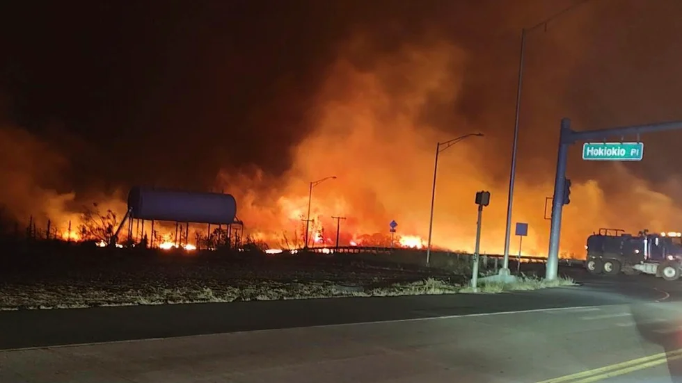 Brand utanför Lahaina på Maui.