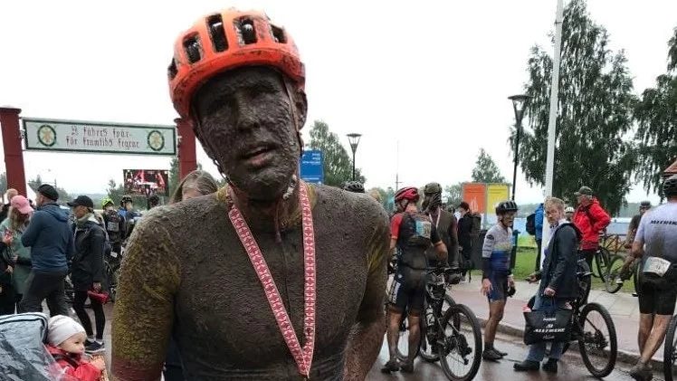 Magnus Karlsson från Enköping körde Cykelvasan på 3 timmar och 19 minuter. Banan var inte lika torr som vanligt.