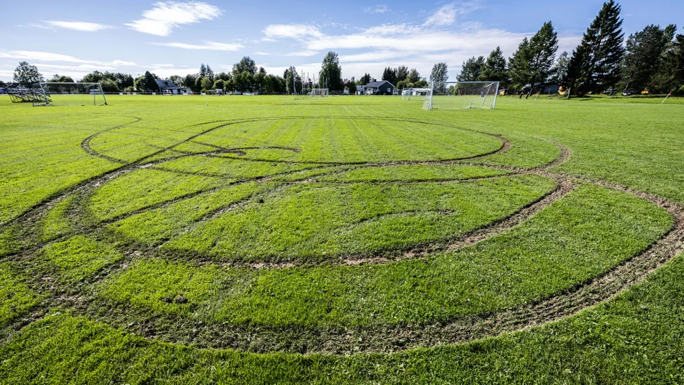 Flera fotbollsplaner på Norrvallen i Norrfjärden har blivit vandaliserade. Störst förstörelse drabbade en av områdets sjumannaplaner. 
