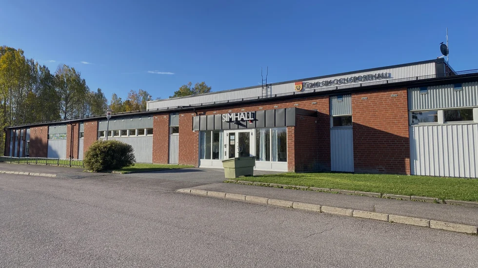 Gimo simhall håller stängt i minst två veckor. Badsugna hänvisas till bassängen i Österbybruk