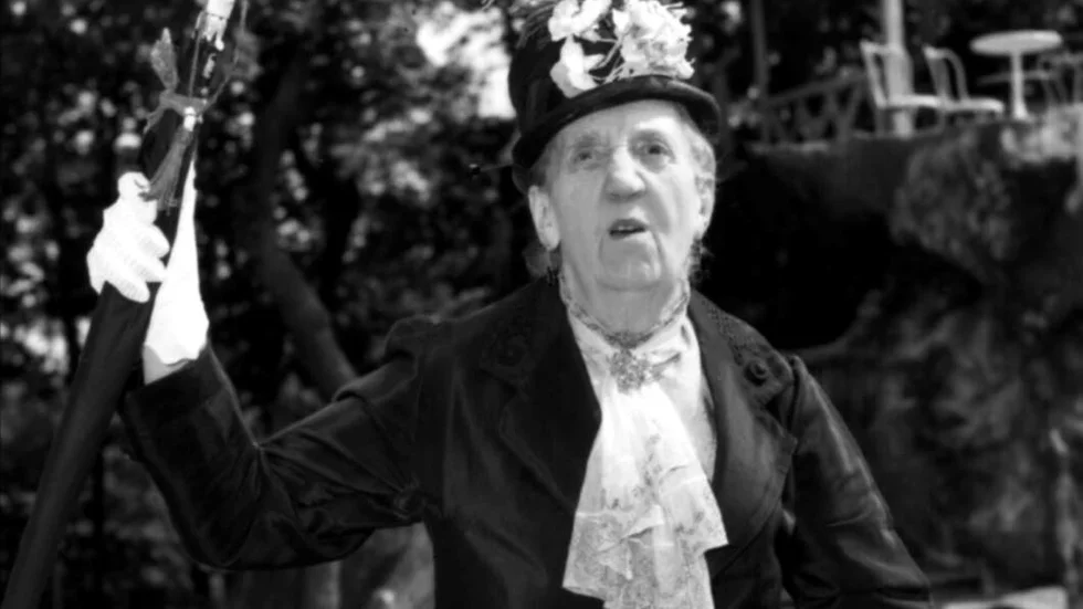 Julia Caesar (1885-1971), känd bland annat från filmen Pensionat Paradiset.