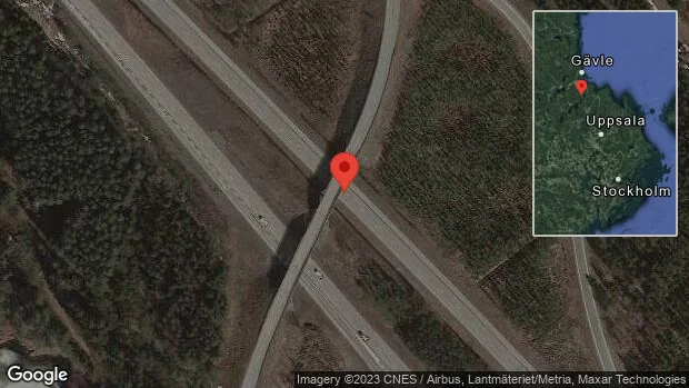 Långsamt fordon på vägen stör trafiken på E4