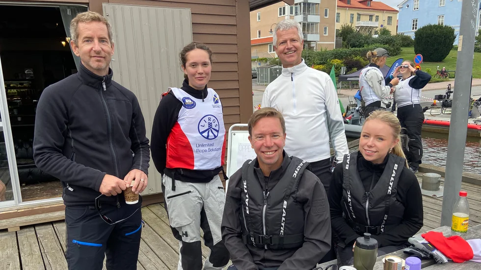 Strängnäs segelsällskaps kvintett i säsongsfinalen på hemmaplan: Kristoffer Elffors, Sirianne Dannaeus, Andreas Emmoth, Jonas Svensson samt Filippa Emmoth.