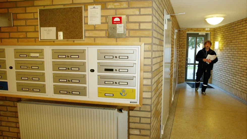 Ibland kan det vara brevbäraren som märker att postfacket inte töms och blir överfullt. Denna bild är inte från Gotland.