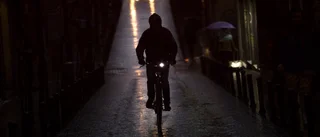 Varningen: Cyklist i mörkret på E4