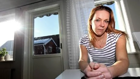 "LYSSNAR INTE". Vi har ett eget förslag till besparingar, men det vill ledningen inte ens lyssna på, säger Madeleine Johansson, sjuksköterska på lasarettets intensivvårdsavdelning.