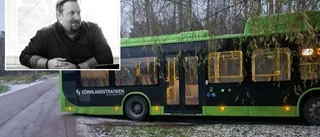 Linjebuss körde fast – på golfbana
