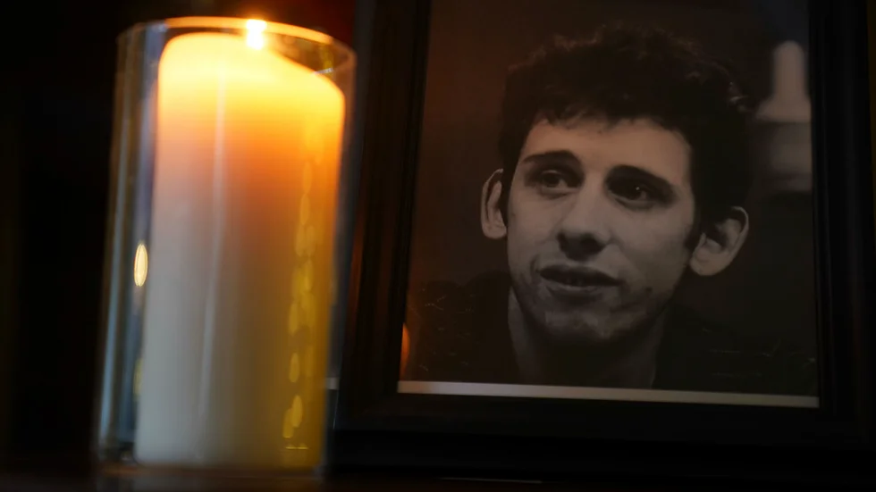 Shane MacGowan, sångare i The Pogues, gick bort efter en lång tids sjukdom.