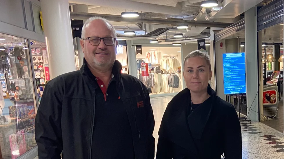 Johnny Hammarstedt och Paulina Hammarstedt berättar att det tagit två år att få Normal till Präntaren.