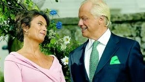 Svensk actionkomedi. Suzanne Reuter och Loa Falkman dominerar i en tung rollista i svenska actionkomedin "7 miljonärer",Foto: SF