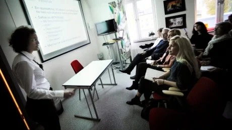 Anna Sarkadi från Uppsala Universitet föreläste om föräldrastöd och psykisk ohälsa hos barn. Foto: Ola Axman