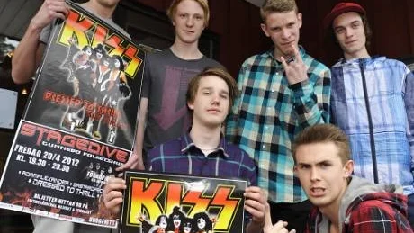 Kompisgänget som arrangerar året rockhändelse i Gunnebo, från väster övre raden Robin Zeilon, Simon Jansson, Anton Iserstål och Theo Sällberg. Nedanför återfinns Markus Olsson och Anton Wernholm.