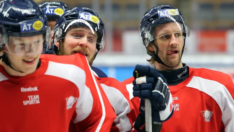 Slutspelslivet är en fest för LHC. I kväll spelas femte kvartsfinalen mot HV71 hemma i Saab arena.
