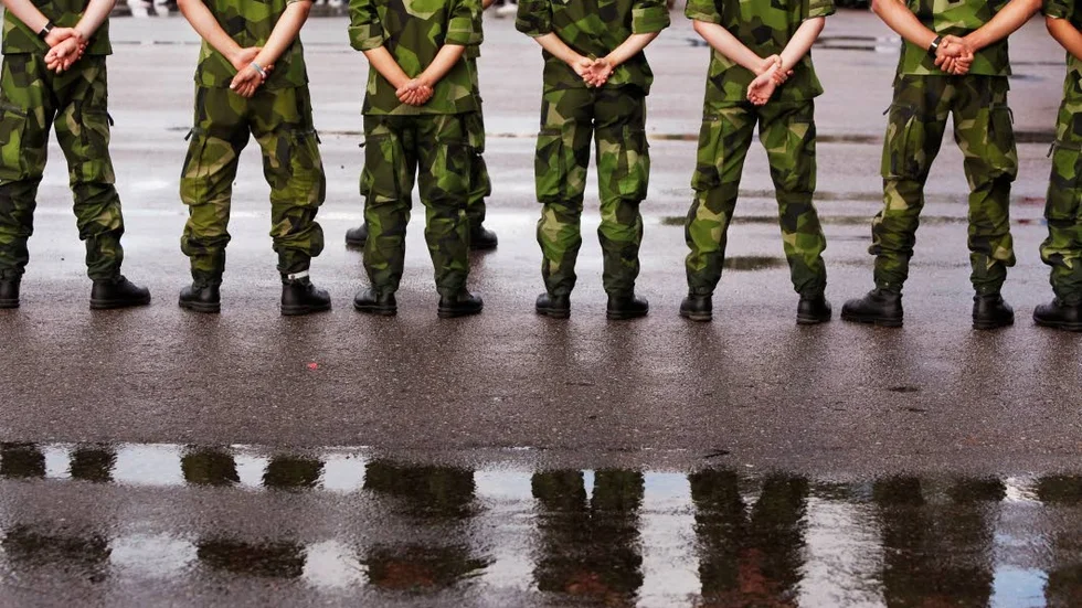 Den ändrade organisationen inom Försvaret får en helt ny inriktning, det kostar på, skriver Daniel Persson.