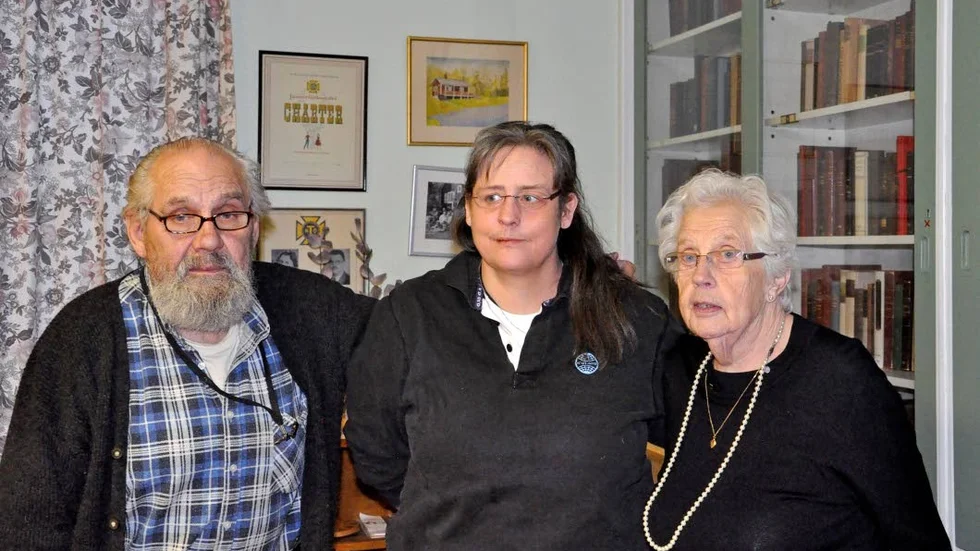 Nykterhetskämpar.  Ingemar Andersson, Johanna Lindsköld och Birgit Lindberg och lagt ner sin själ och hjärta i nyketerhetsarbetet under många år. I söndags var det grötfest i Templet på Bergsgatan.