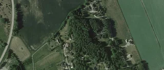 Nya ägare till äldre hus i Strängnäs - prislappen: 1 300 000 kronor