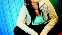 Gillar streetdance. 17-åriga Carla Montero Fredes har tränat flera dansgrupper på Centrumgården under veckan. I helgen kommer hon att träna för att själv bli en bättre hiphop-dansare. Hon ska även rycka in som coach till sin tennisspelande syster. Foto: ELLEN KINDSTRAND