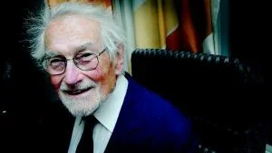 Åter i Västervik. Hans Leygraf bjöd i går kväll på en Västervikskonsert. Det var ungefär 25 år sedan sist! Extranumret blev i sanning helklassiskt. Den blixtrande sköna andra satsen ur Mozarts C-dursonat, nr 330!  Foto: Anders Liljegren