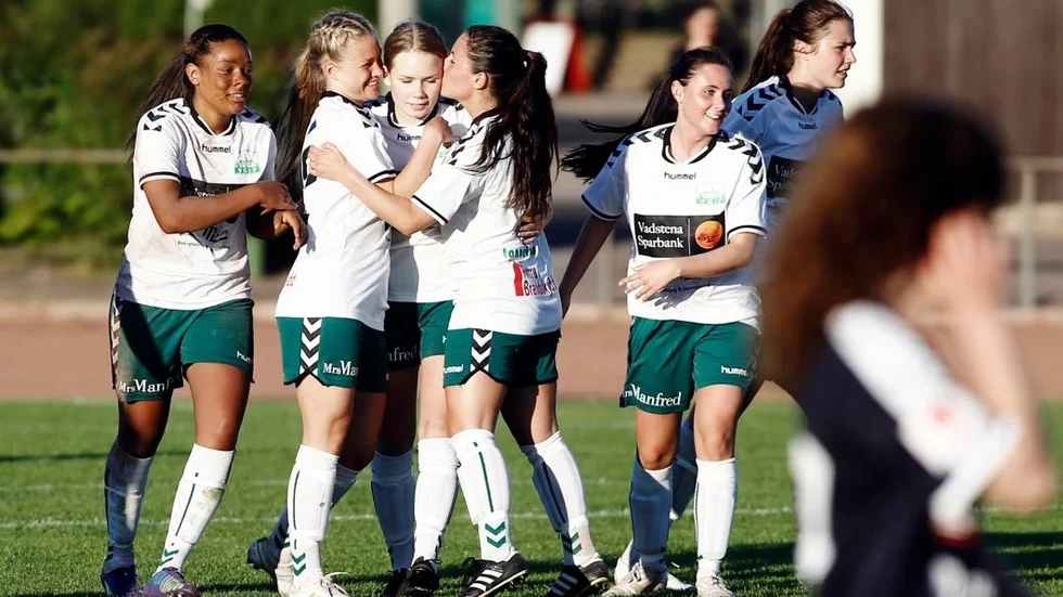 Dramatik. VGIF:s kval i Falköping är en av fyra fotbollsmatcher som MVT liverapporterar i helgen.