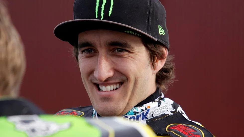 Chris Holder bröt handleden i en krasch i Danmark.
