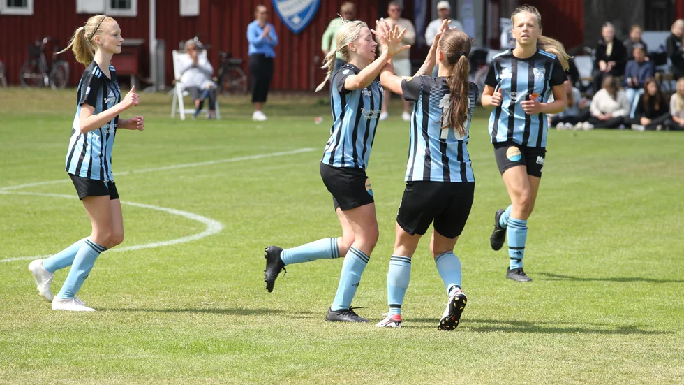 Västerviks damfotboll IF vann mot Ölmstads IS