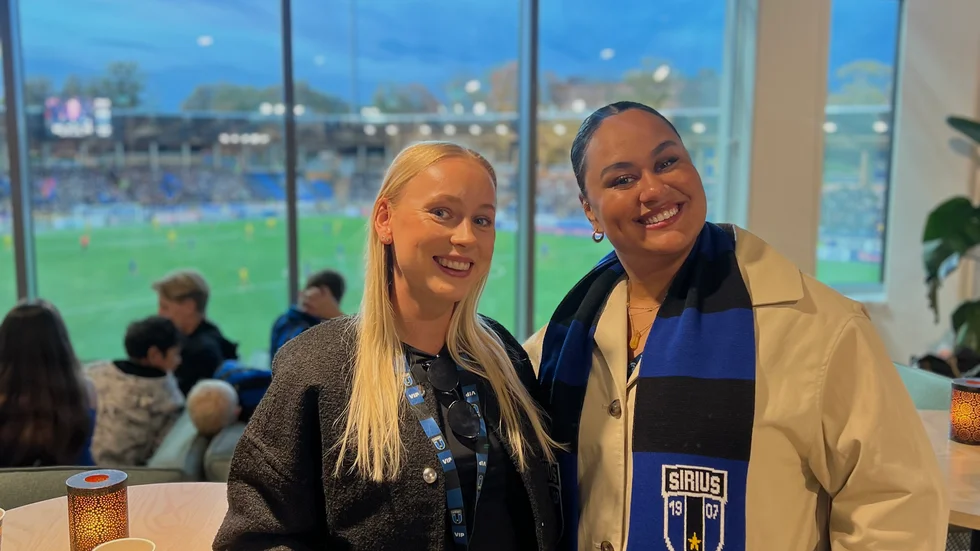 Vanessa Kamga tillsammans med längdhopperskan Emilia Hammarström.