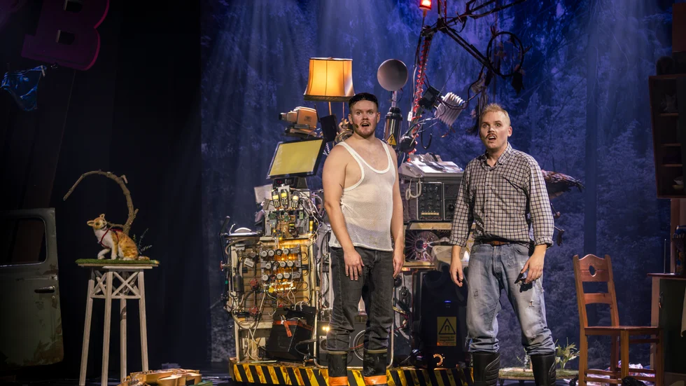 Klas Eriksson och Alfred Svensson har tagit Leif och Billy till norra Sverige, men scenen är långt från Sörbäcken.