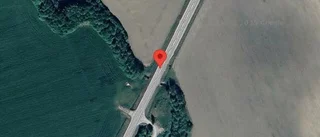 Stillastående lastbil på väg 56 – ett körfält blockerat