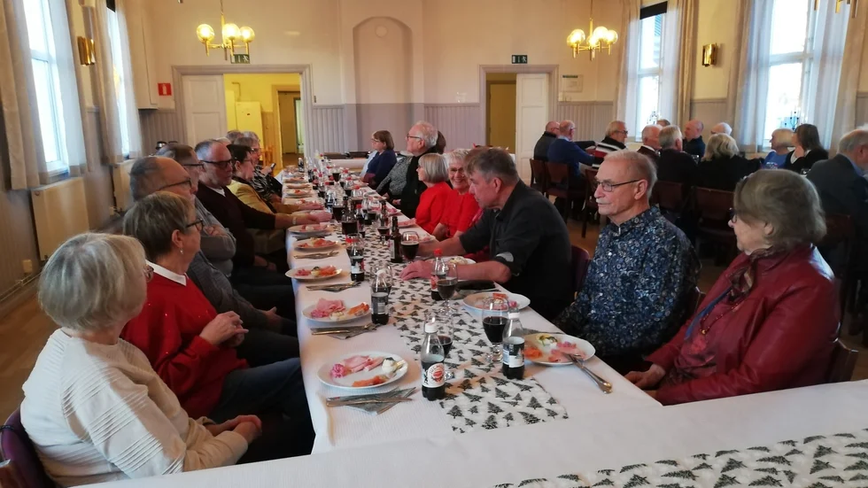 Jullunch i Rutviks bygdegård.