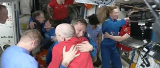 Kramkalas när rymdkapsel med ersättare nådde ISS
