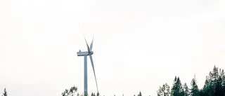 Vindkraftverk i Kungshamn brinner – delar flyger