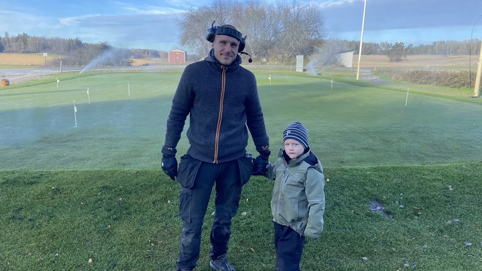 William Källström med sonen Adam: "Det här gör vi på golfklubben varje år vid den här tidpunkten".