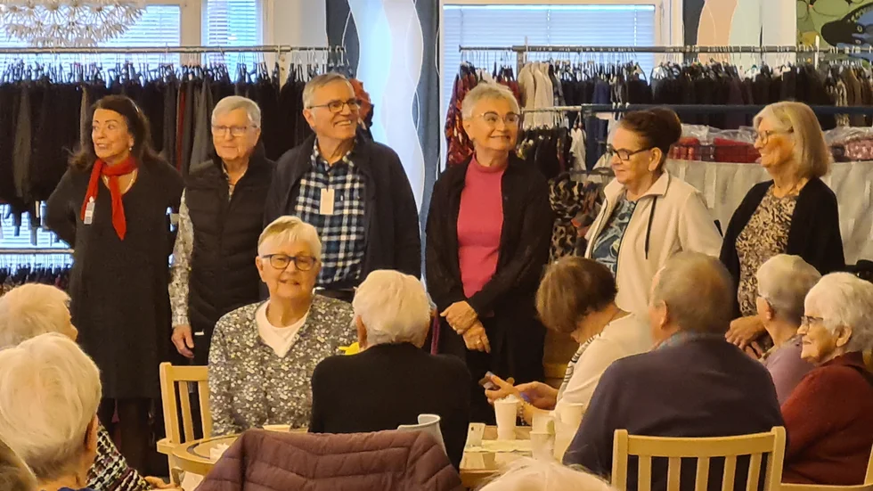 Siw, Vincent, Peter, Marita, Eva-Lisa och Kristina var Åkerbärets mannekänger.