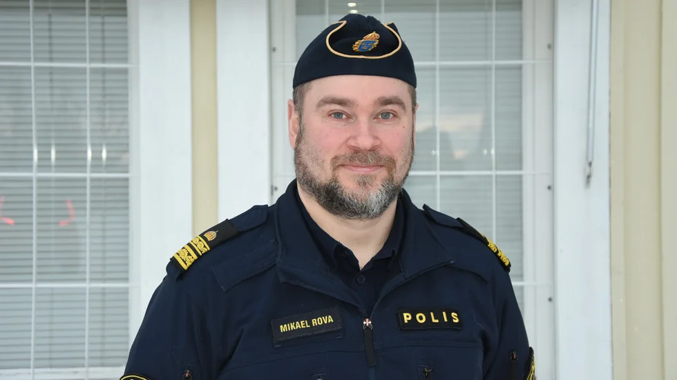 Lokalpolisområdeschef östra Norrbotten, Mikael Rova, berättar att det är ovanligt med en så stor kull som nu genomför sin aspirantutbildning i Norrbotten.