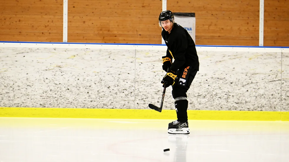 Pär Lindholm missade helgens två CHL-matcher på grund av sjukdom, men är nu åter i full träning.