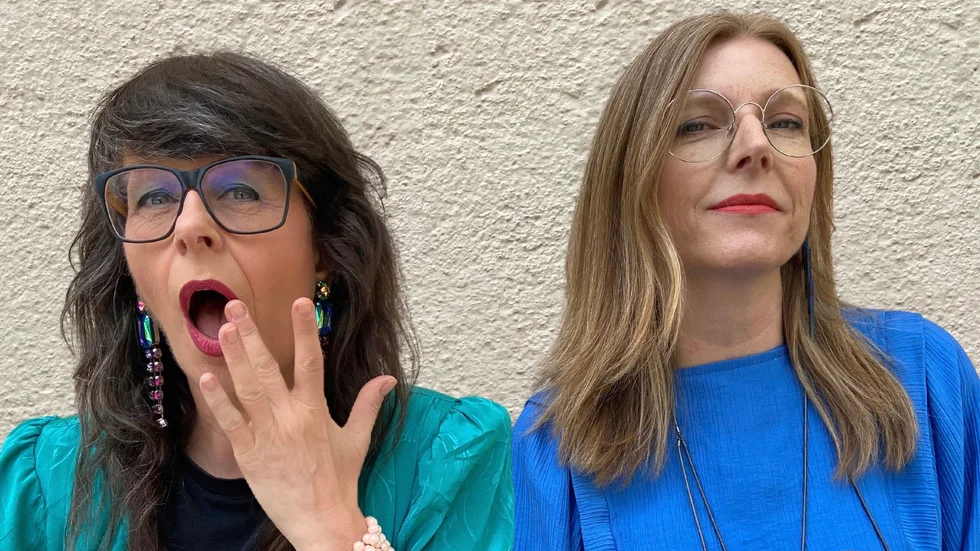 Bandet 500 mil, bestående av Anna Charlotta Gunnarson och Christel Valsinger, gör föreställningen "Popdrömmar" hösten 2024.