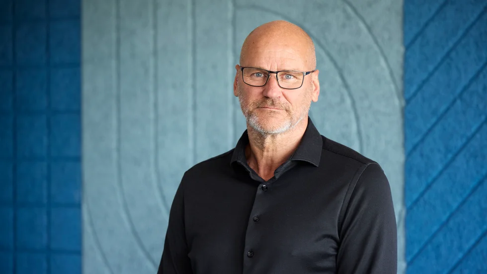 Barn- och elevombudet Mårten Petersson har en avdelning med 25 jurister som utreder uppgifter om kränkningar i skolan.