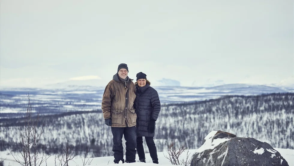 Författarparet Björn och Anna-Karin Olofsson menar att naturen är huvudkaraktären i deras serie om Kalla Fall Nordkalotten.