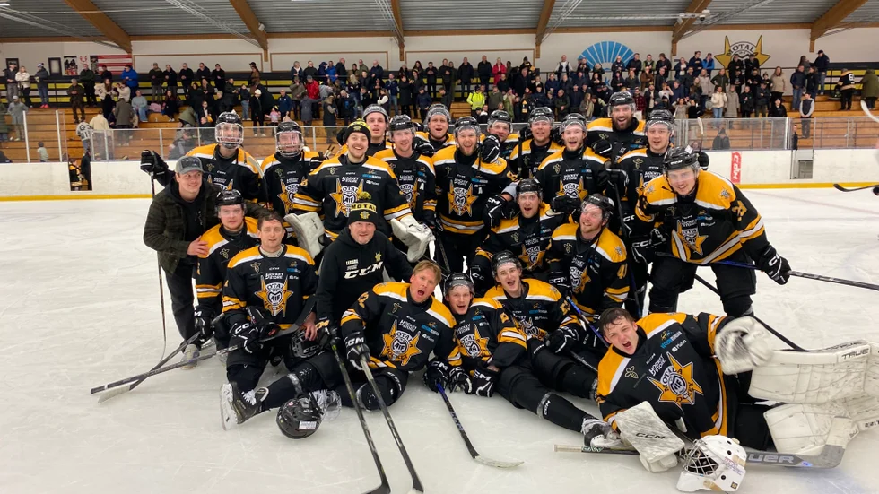 Motala AIF jublar efter säkrat division 2-kontrakt.
