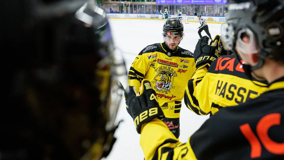 William Alfberg har hållit en hög nivå i princip rakt igenom hela  säsongen. Mot Tingsryd var backen av Vimmerbys bästa spelare. Nu väntar Östersund för honom och VH i en ny superviktig match. 