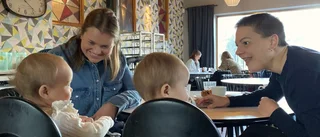 Tvillingarna Julia och Klara kan tvingas gå på olika förskolor